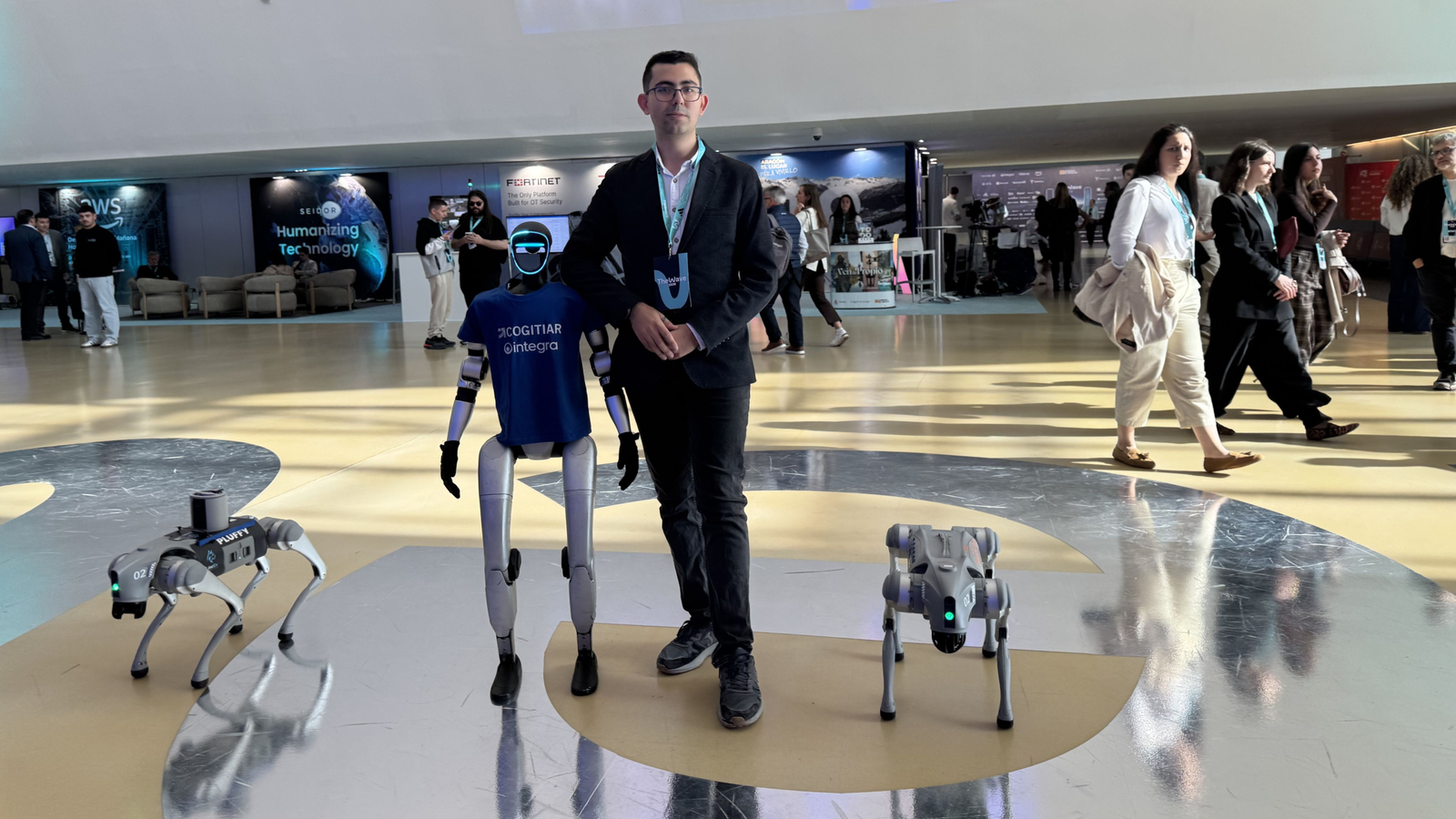 Pluffy, el robot que revolucionó el ‘The Wave’ y conquistó hasta a Jordi Wild